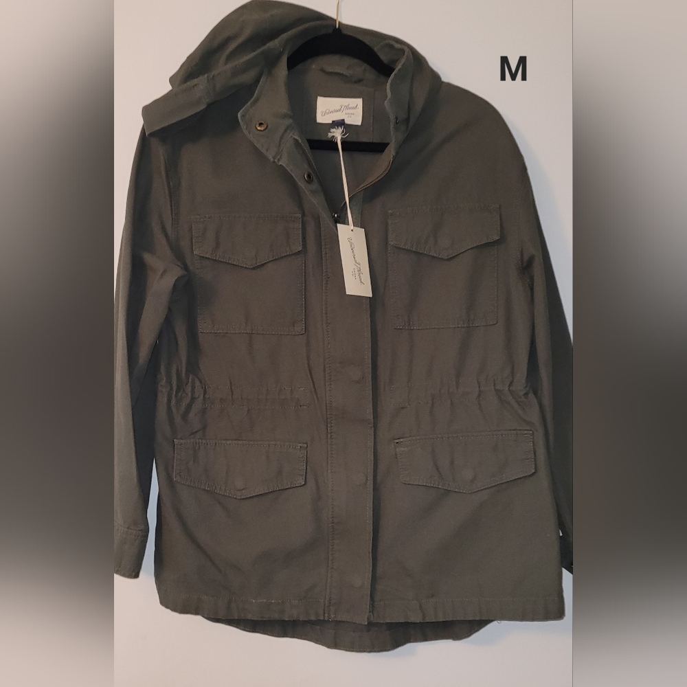 Universal Thread, Size Medium, NWT